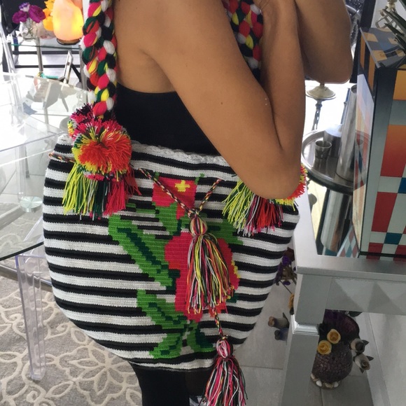 Hand Woven Shoulder Bag - Picture 5 of 5